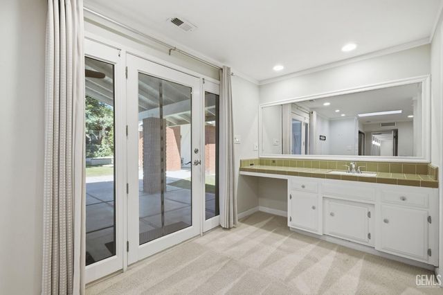 1912 Country Club Drive, Bakersfield, CA 93306