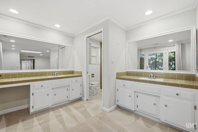 1912 Country Club Drive, Bakersfield, CA 93306