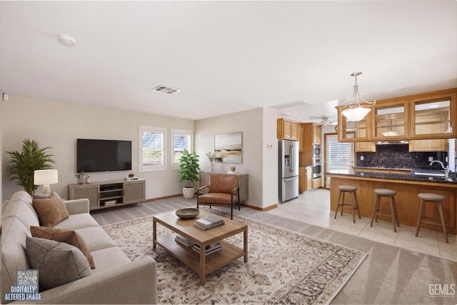 1912 Country Club Drive, Bakersfield, CA 93306