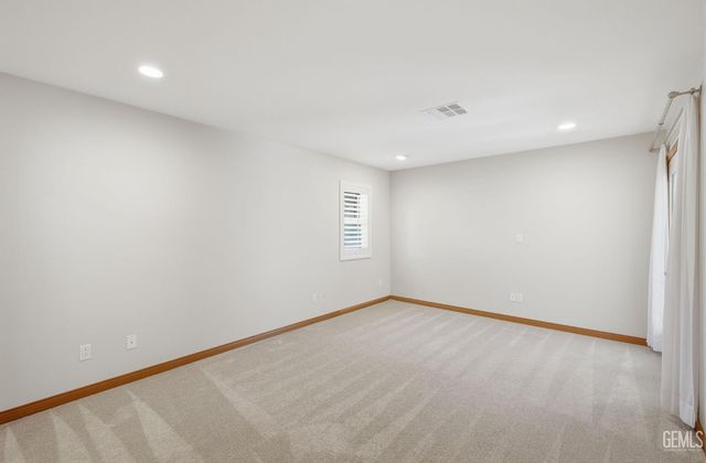 1912 Country Club Drive, Bakersfield, CA 93306