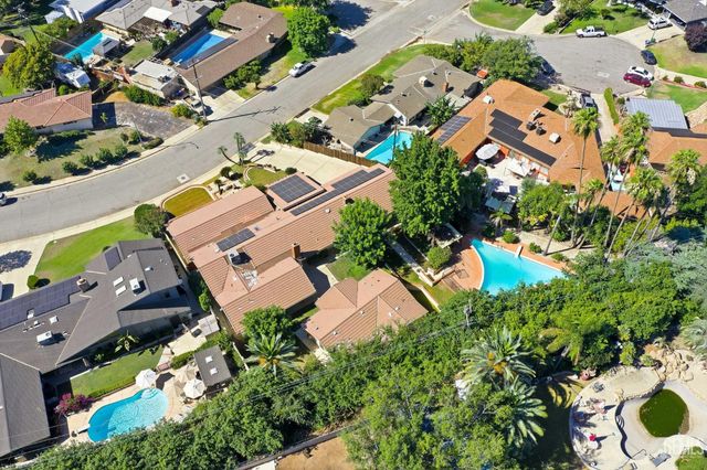 1912 Country Club Drive, Bakersfield, CA 93306
