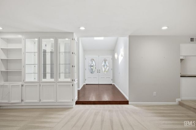 1912 Country Club Drive, Bakersfield, CA 93306