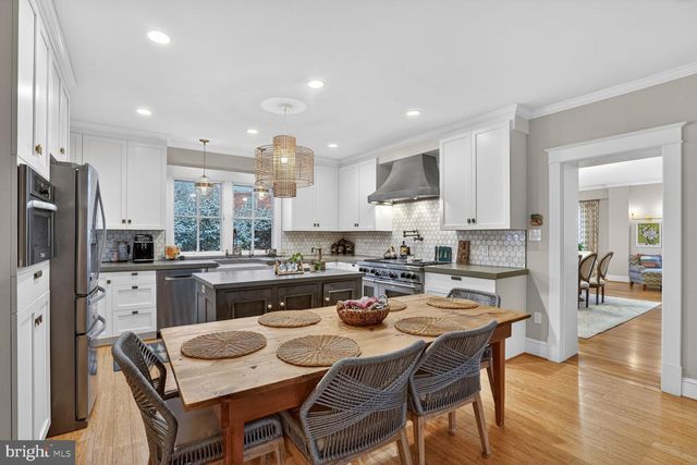 5723 27TH ST N, Arlington, VA 22207