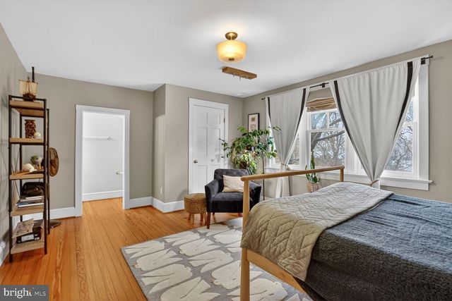 5723 27TH ST N, Arlington, VA 22207