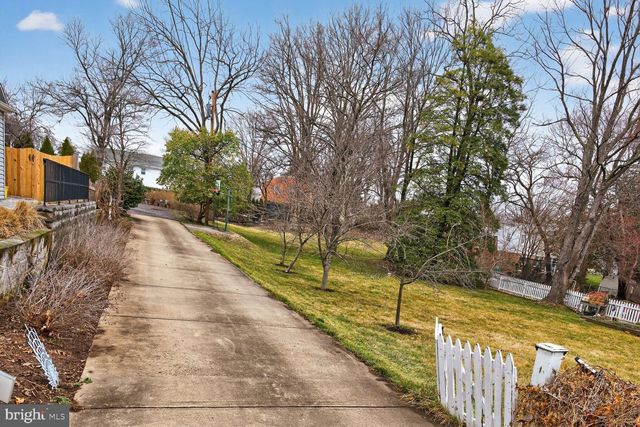 5723 27TH ST N, Arlington, VA 22207