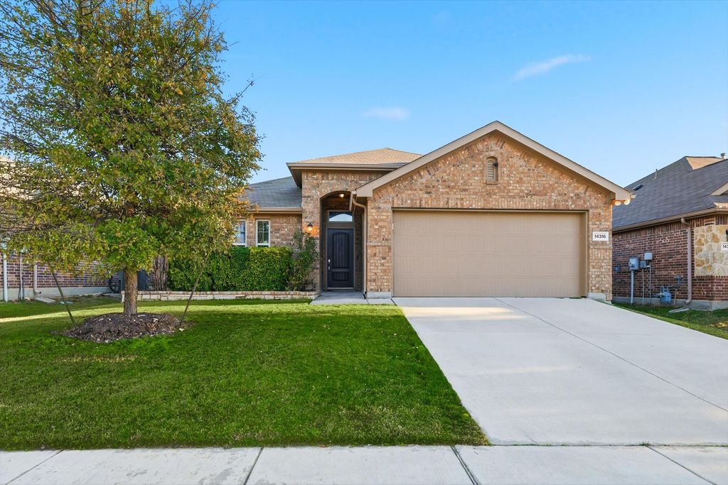 14316 Broomstick Road, Fort Worth, TX 76052