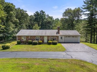 749 Alpine Dr, Southbridge, MA 01550