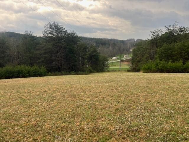 27284 State Route 180, Rockbridge, OH 43149