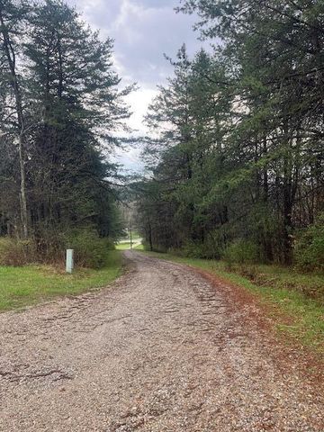 27284 State Route 180, Rockbridge, OH 43149