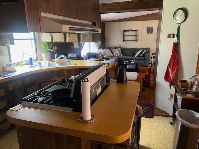 27284 State Route 180, Rockbridge, OH 43149