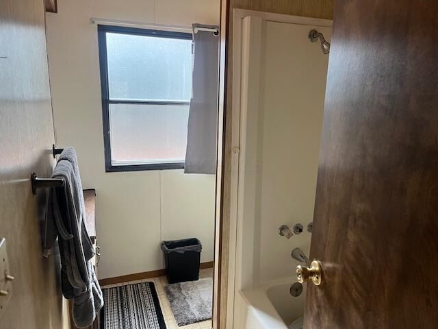 27284 State Route 180, Rockbridge, OH 43149