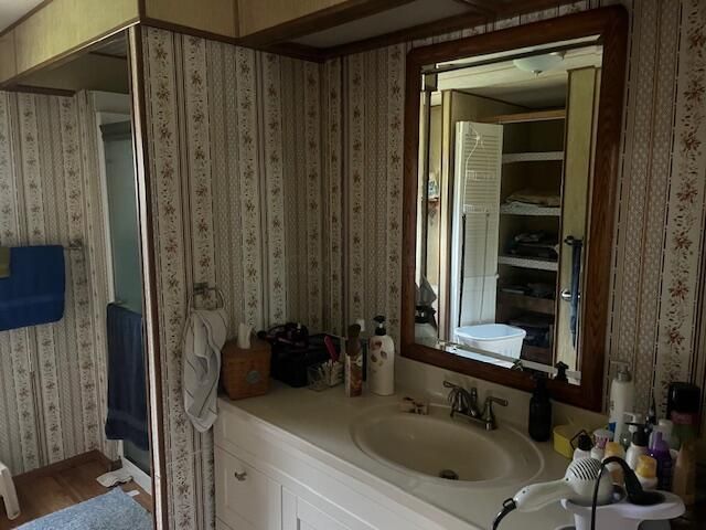 27284 State Route 180, Rockbridge, OH 43149