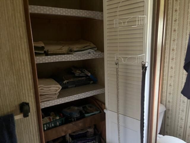 27284 State Route 180, Rockbridge, OH 43149