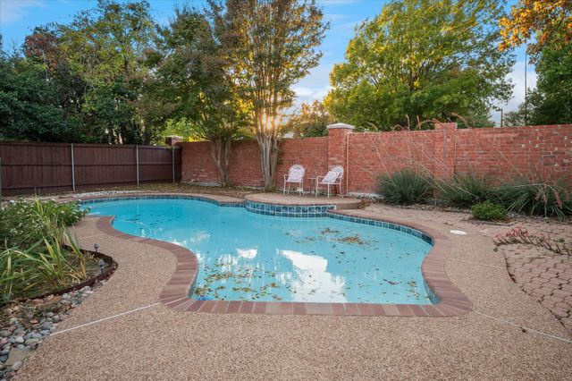 1401 Exeter Drive, Plano, TX 75093