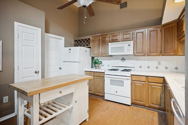 1401 Exeter Drive, Plano, TX 75093