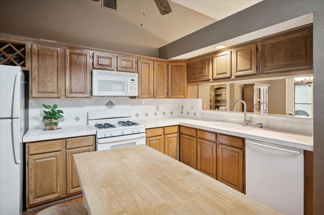 1401 Exeter Drive, Plano, TX 75093