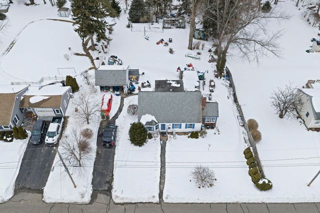 14 Russell Ave, Plymouth, MA 02360