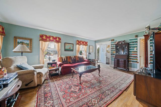 14 Russell Ave, Plymouth, MA 02360