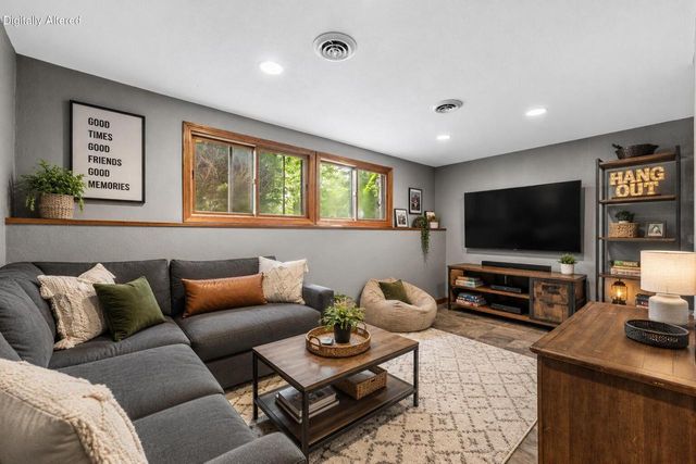 4003 Margolis DRIVE, West Bend, WI 53095