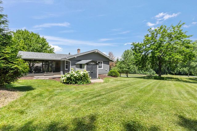 4003 Margolis DRIVE, West Bend, WI 53095