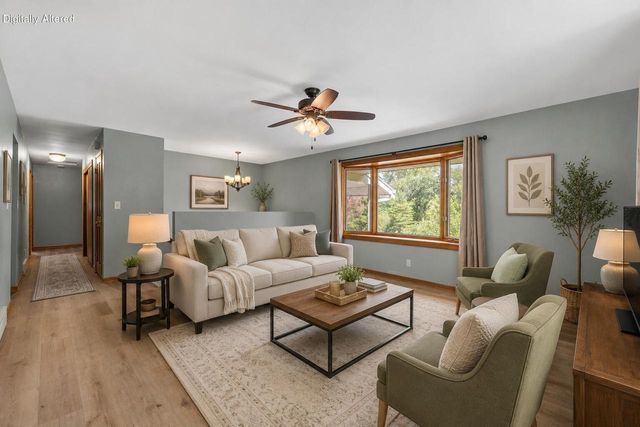 4003 Margolis DRIVE, West Bend, WI 53095