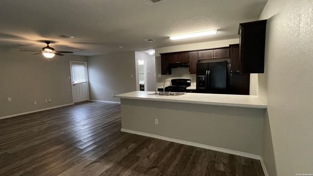 5915 LADY LN, San Antonio, TX 78242