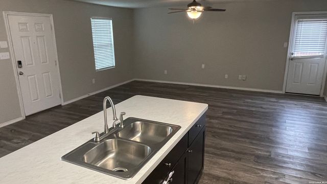 5915 LADY LN, San Antonio, TX 78242