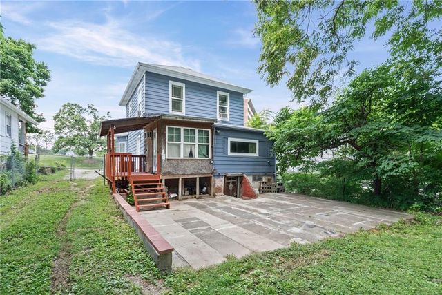 611 N Spring Street, Independence, MO 64050