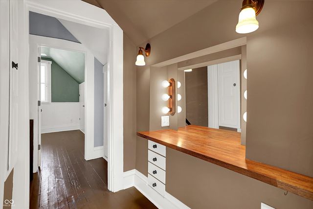 1114 E Saint Clair Street, Indianapolis, IN 46202