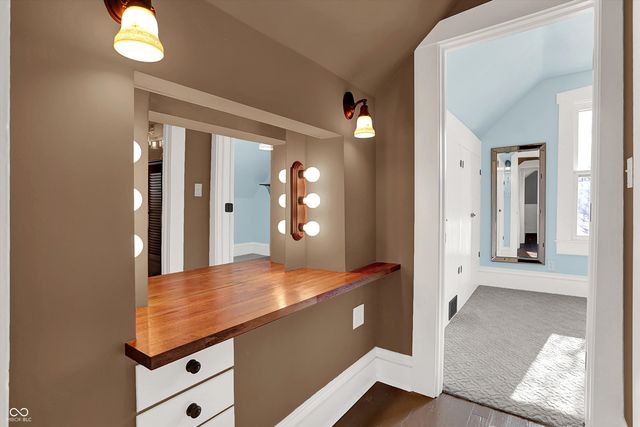 1114 E Saint Clair Street, Indianapolis, IN 46202