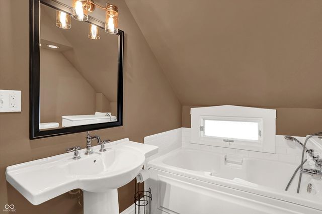 1114 E Saint Clair Street, Indianapolis, IN 46202