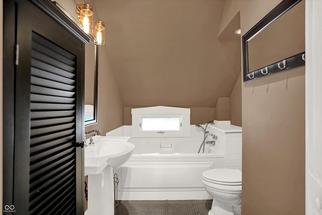 1114 E Saint Clair Street, Indianapolis, IN 46202