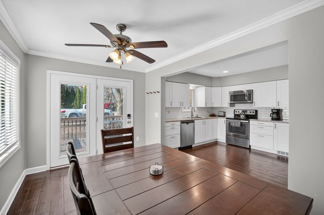 2512 Mann Avenue, Des Moines, IA 50310