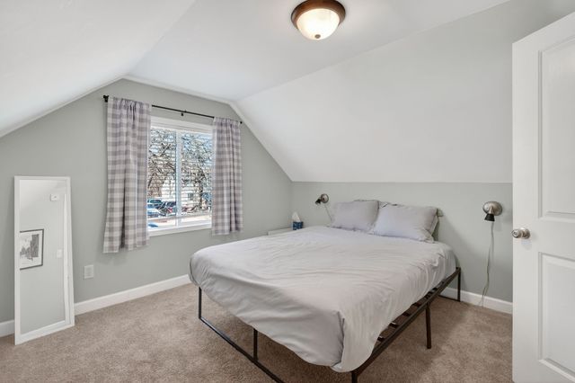 2512 Mann Avenue, Des Moines, IA 50310