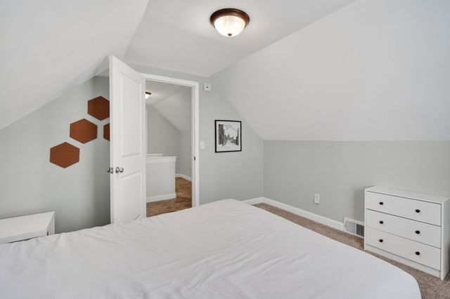 2512 Mann Avenue, Des Moines, IA 50310