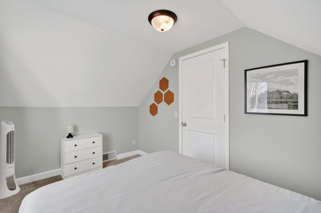 2512 Mann Avenue, Des Moines, IA 50310