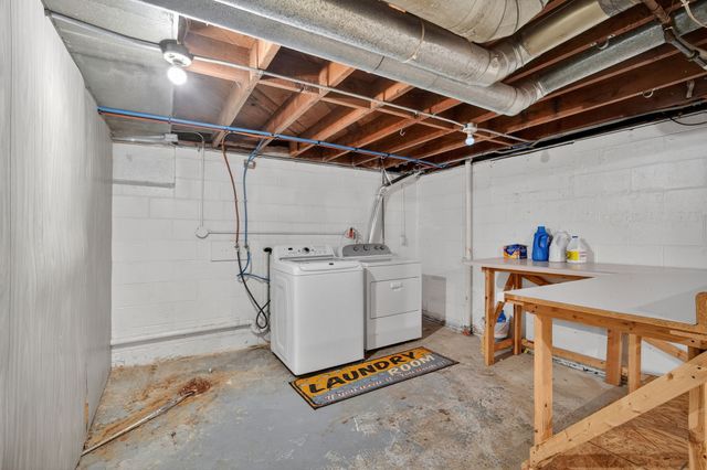 2512 Mann Avenue, Des Moines, IA 50310