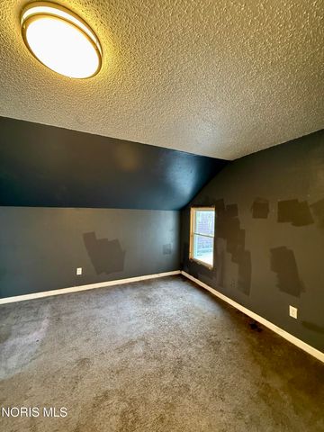 1050 Harding Drive, Toledo, OH 43609