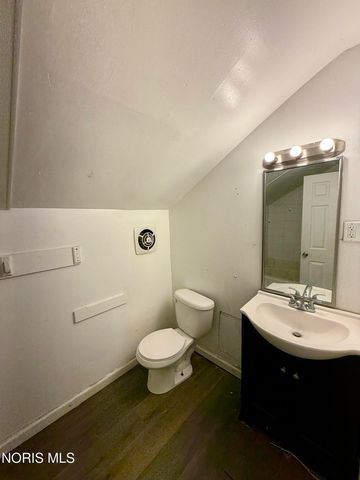 1050 Harding Drive, Toledo, OH 43609