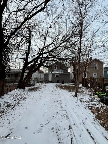 1050 Harding Drive, Toledo, OH 43609