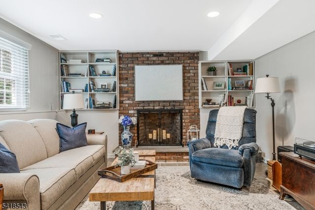 8 Beechwood Rd, Bernards Twp., NJ 07920
