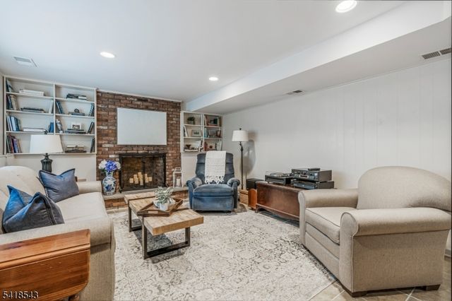 8 Beechwood Rd, Bernards Twp., NJ 07920