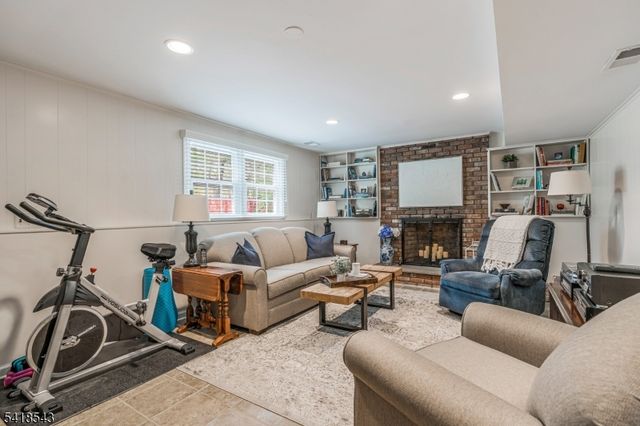 8 Beechwood Rd, Bernards Twp., NJ 07920