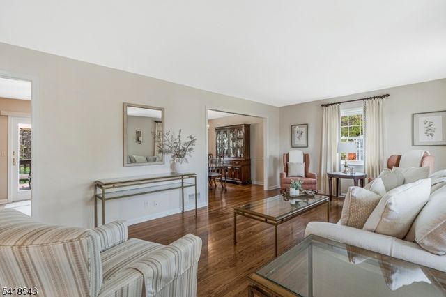 8 Beechwood Rd, Bernards Twp., NJ 07920