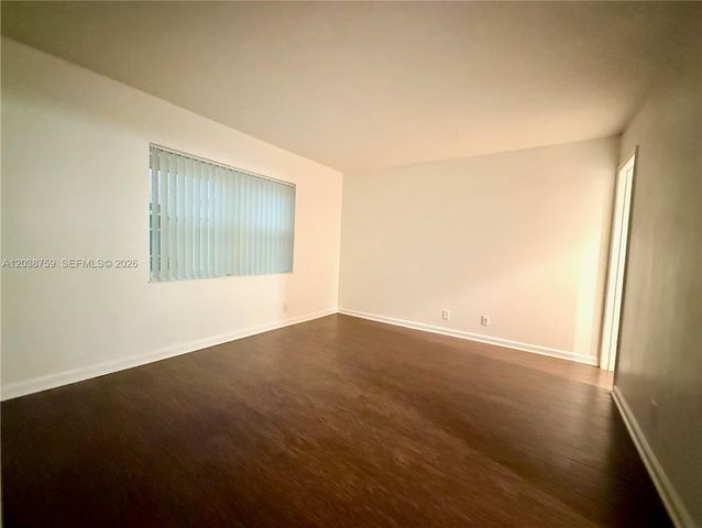 3048 E Sunrise Lakes Drive 217, Sunrise, FL 33322