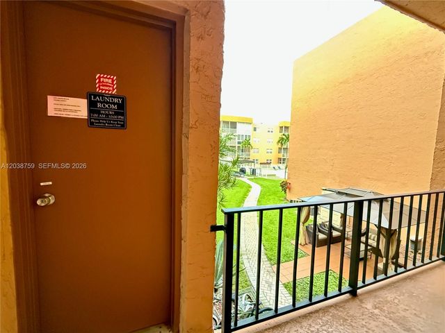 3048 E Sunrise Lakes Drive 217, Sunrise, FL 33322