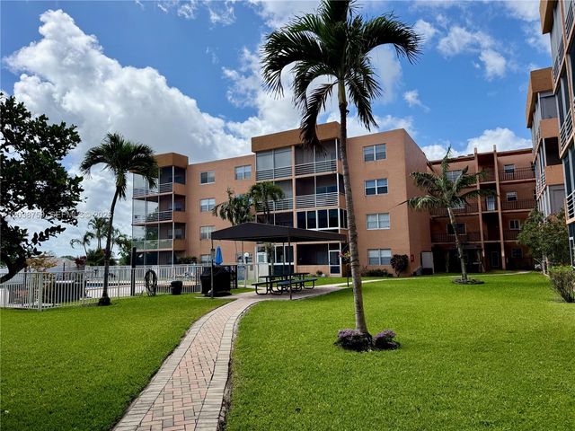 3048 E Sunrise Lakes Drive 217, Sunrise, FL 33322