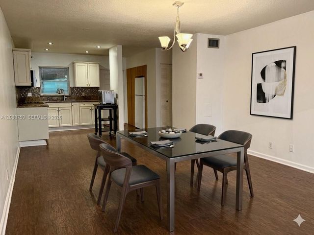 3048 E Sunrise Lakes Drive 217, Sunrise, FL 33322