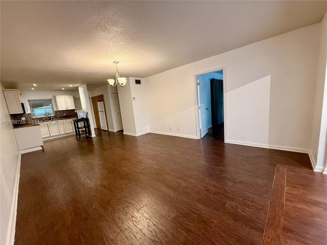 3048 E Sunrise Lakes Drive 217, Sunrise, FL 33322