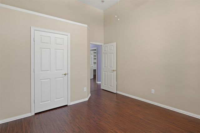 1003 Hunters Creek Drive, Carrollton, TX 75007